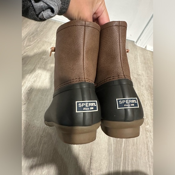 SH13 NWOT Sperry Boots Saltwater Quilted Rain Duck Waterproof Brown Womens 8.5 - Picture 3 of 9